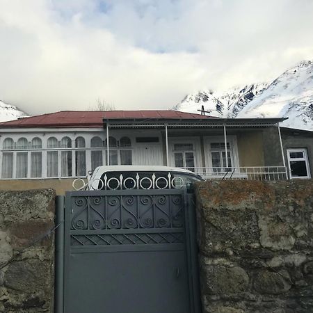 Sabuka Qushashvili Hotel Stepantsminda Exterior photo