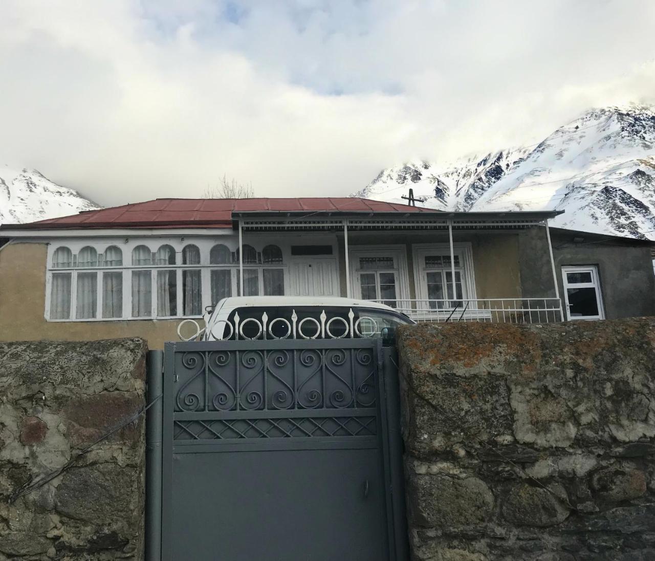 Sabuka Qushashvili Hotel Stepantsminda Exterior photo